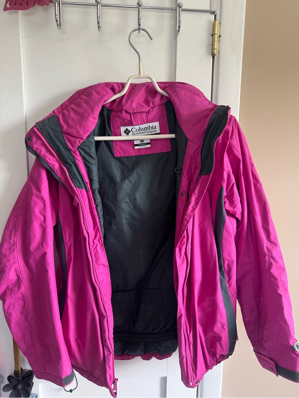 Columbia Women's Hot Pink Ski Jacket with Gray Lining